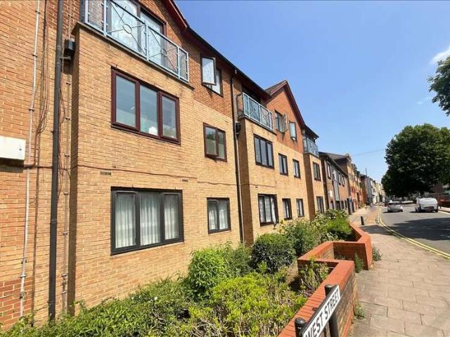 Flat for sale in Milton, Hamerton
