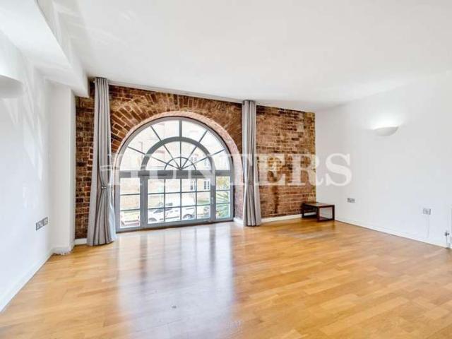 Apartment for sale in Romford, Ardleigh Green