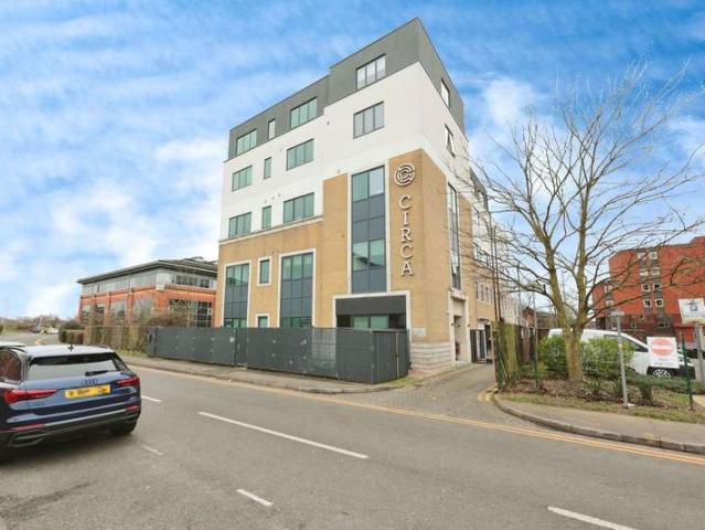 Apartment for sale in Greater London