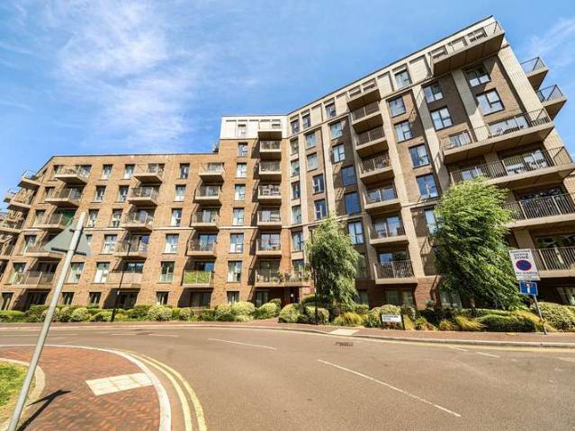Apartment for sale in London Borough of Lewisham, Ladywell