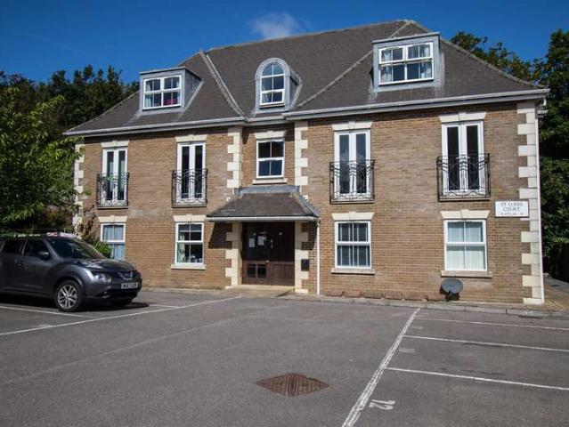 Apartment for sale in Mount Pleasant, Iford