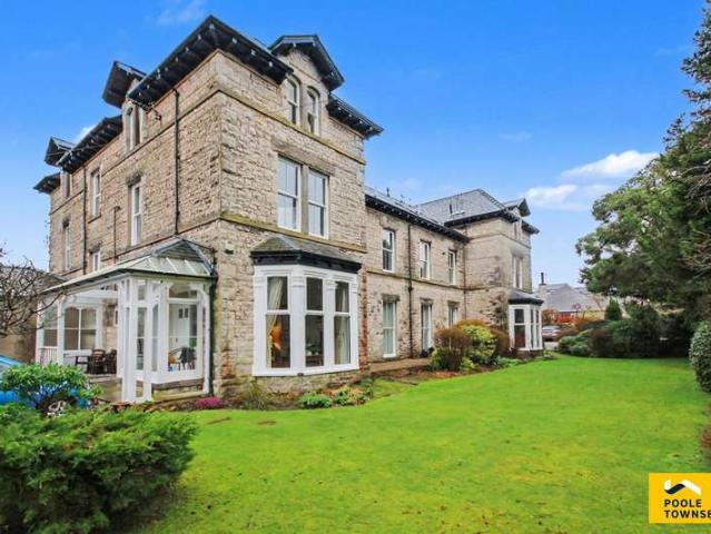 Apartment for sale in Grange-over-sands
