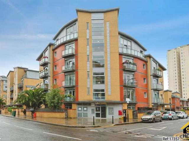 Apartment for sale in London Borough of Hammersmith and Fulham, Greater London