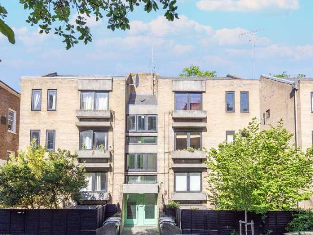 Apartment for sale in South Hampstead, Greater London