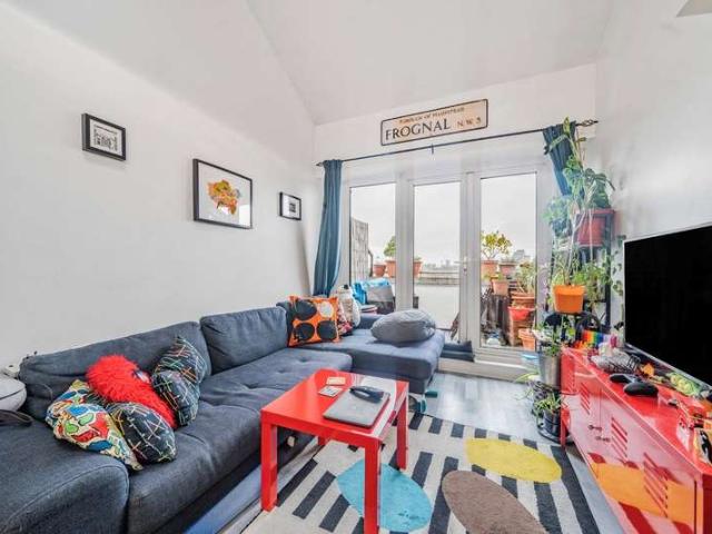 Apartment for sale in Old Ford, Greater London