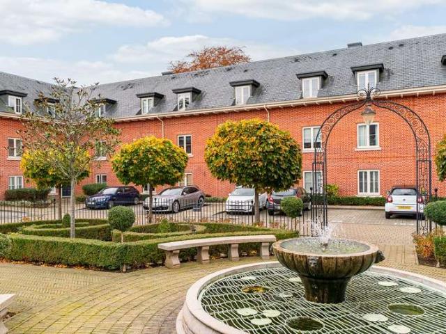 Apartment for sale in Hertford, Colliers End