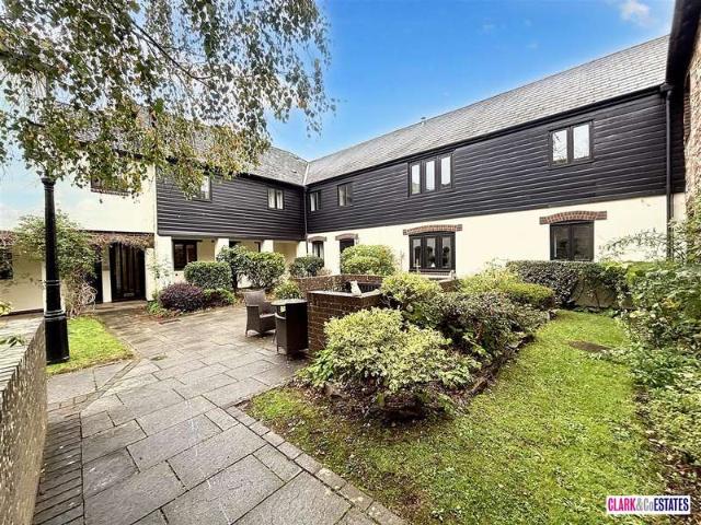 Apartment for sale in Watergate, Devon
