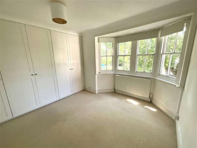 Apartment for sale in Angmering on Sea, Arun