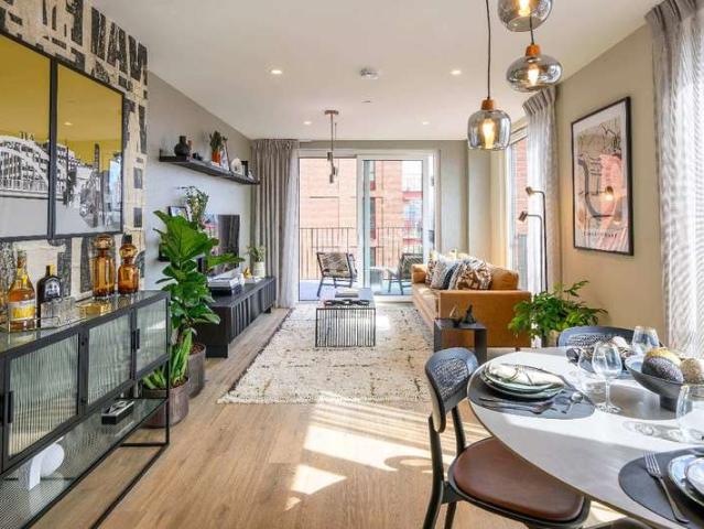 Apartment for sale in Poplar Grove, Greater London