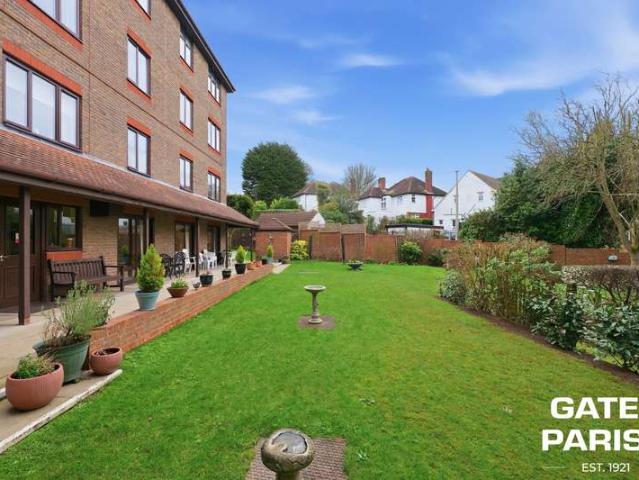 Apartment for sale in Warley, Brentwood