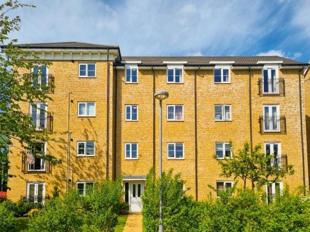 Apartment for sale in Kingswood, North Watford