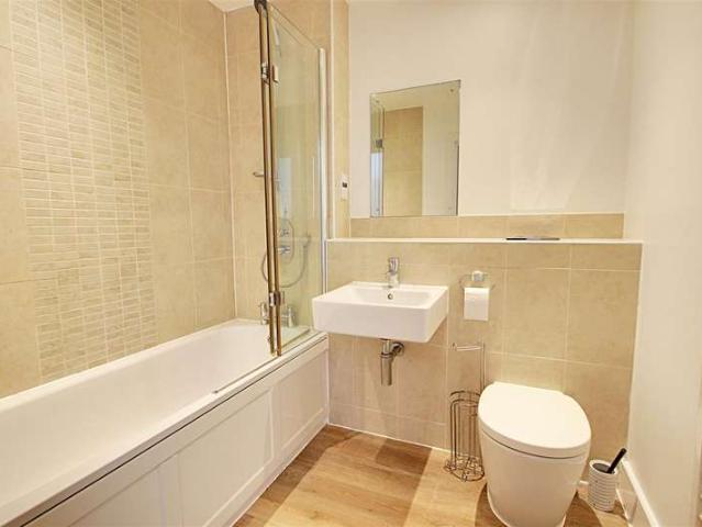 Apartment for sale in Pouchen End, Hertfordshire