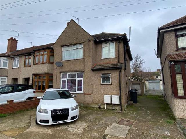 Apartment for sale in Dagenham, Greater London