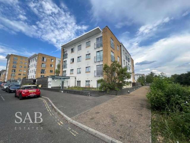 Apartment for sale in Yeading, Greater London