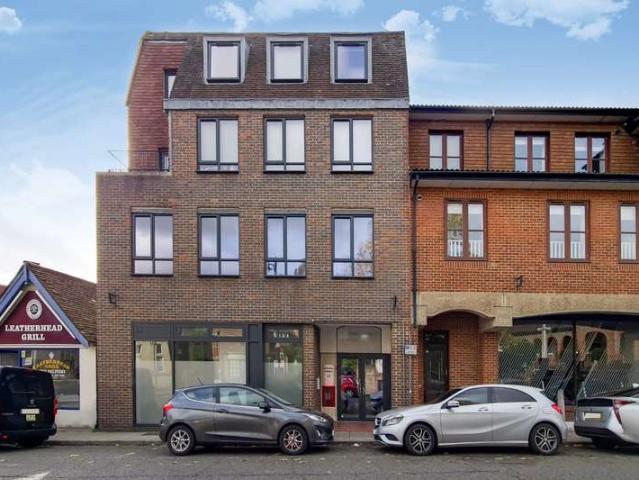 Apartment for sale in Pachesham Park, Surrey