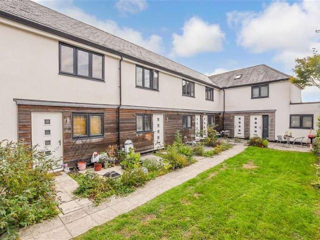Apartment for sale in Redhill, Reigate and Banstead