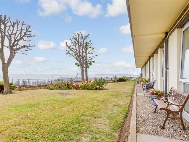 Apartment for sale in East Cliff, Acol