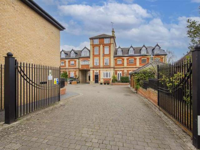 Apartment for sale in Bourne Vale, Kent