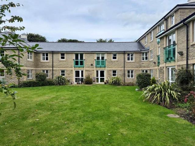 Apartment for sale in Wrose, West Yorkshire