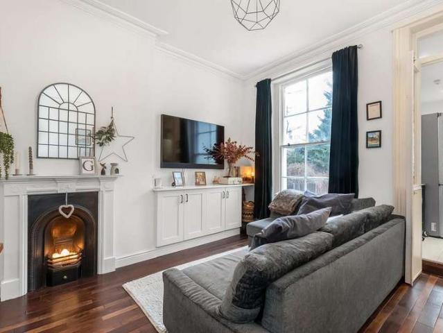 Apartment for sale in West Norwood, Greater London