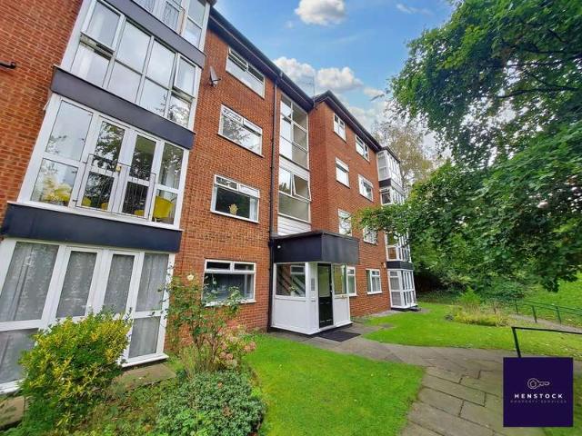 Apartment for sale in Burnedge, Greater Manchester