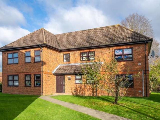 Apartment for sale in Red Hill, Surrey
