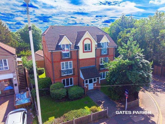 Apartment for sale in Upminster, Greater London