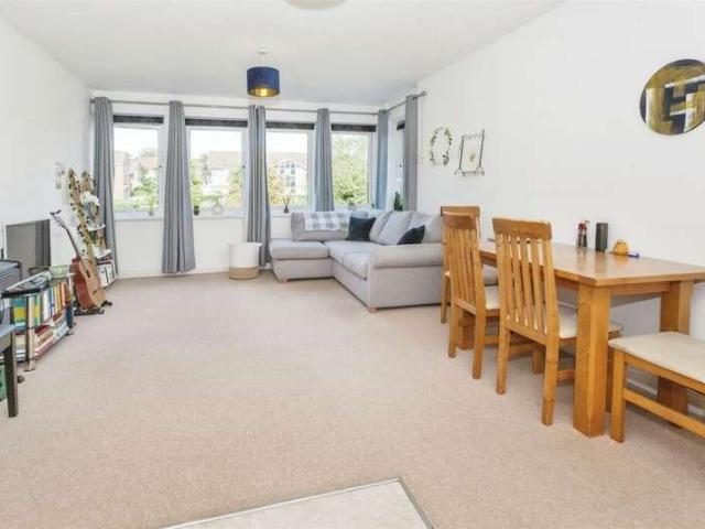 Apartment for sale in Swallow, Buckinghamshire