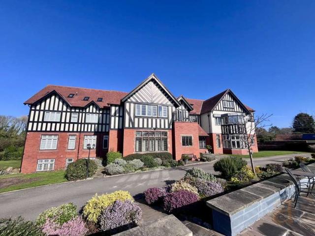 Apartment for sale in Marshside, Southport