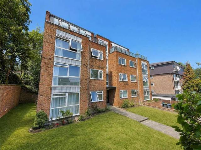 Apartment for sale in Bromley Park, Greater London