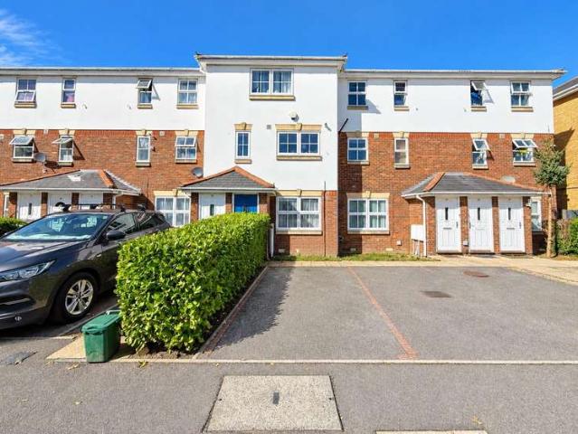 Apartment for sale in Yeading, Greater London