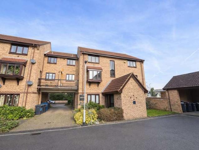 Apartment for sale in Mile Cross, East Bank