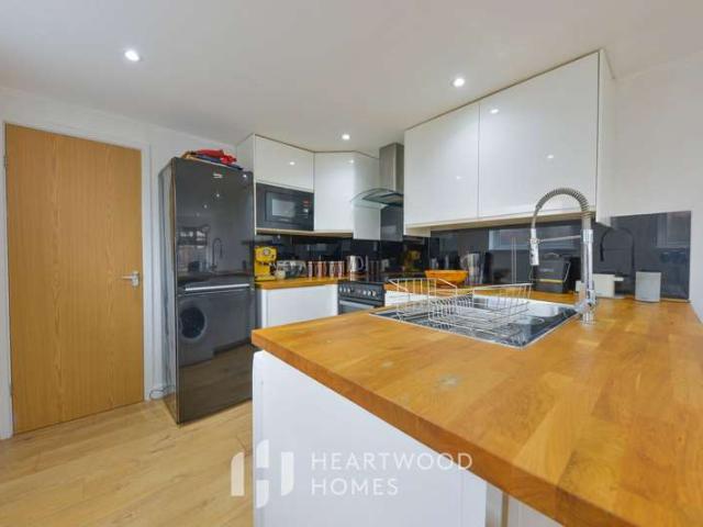 Apartment for sale in St Albans, Five Acres