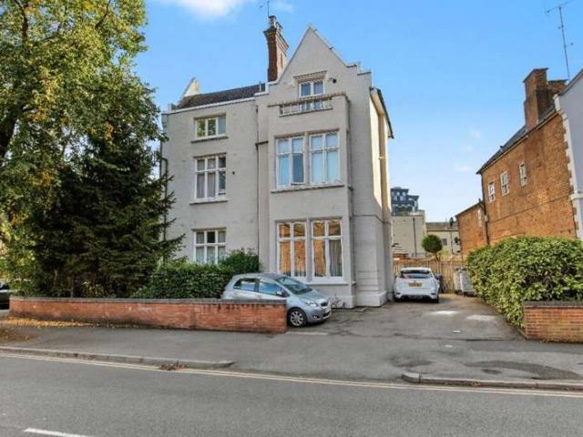 Apartment for sale in Milverton, Warwick