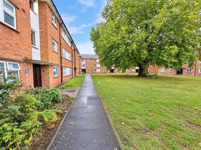Apartment for sale in Clewer Village, Windsor