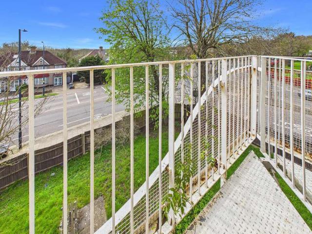 Apartment for sale in Sudbury, Greater London
