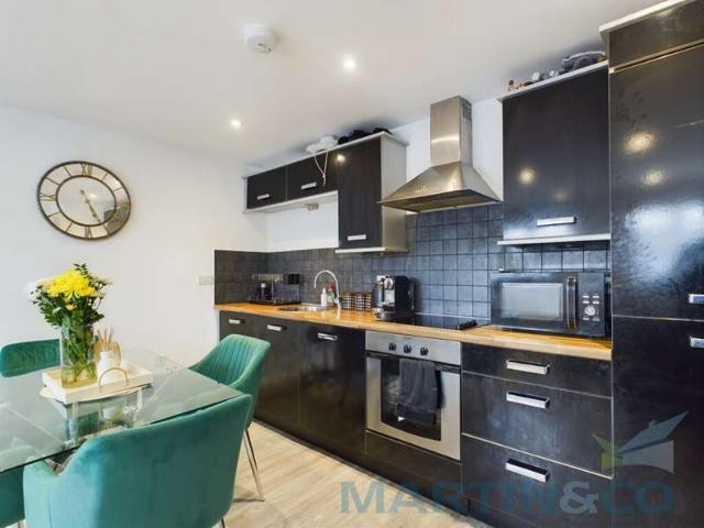 Apartment for sale in World's End, Mid Sussex