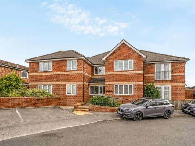 Apartment for sale in Emmer Green, Reading