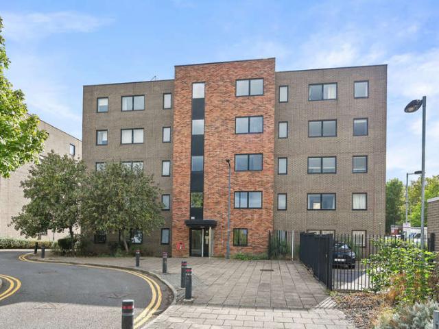 Apartment for sale in London Borough of Brent, Greater London