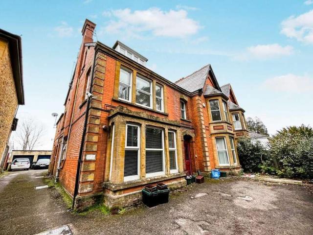 Apartment for sale in Yeovil, Somerset