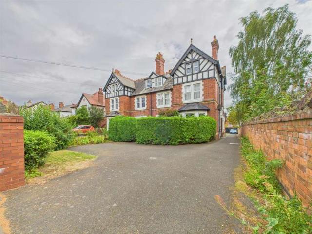 Apartment for rent in Barnard's Green, Forthampton