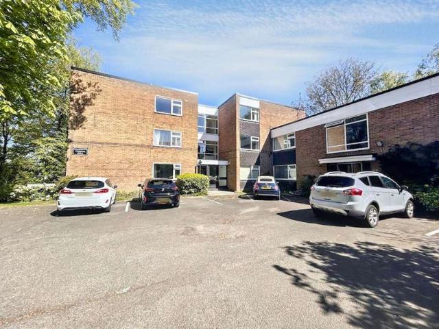 Apartment for sale in Forest Hall, North Tyneside