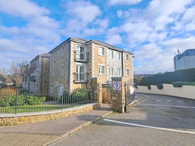 Apartment for sale in Roseworthy, Cornwall