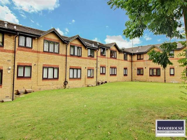Apartment for sale in Broxbourne, Hertfordshire