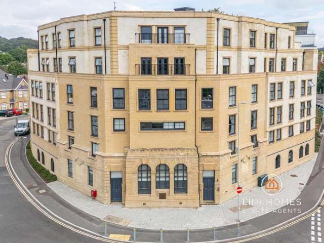 Apartment for sale in Upper Parkstone, Poole