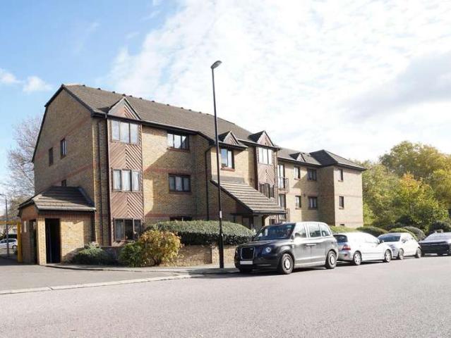 Apartment for sale in London Borough of Lewisham, Lower Sydenham