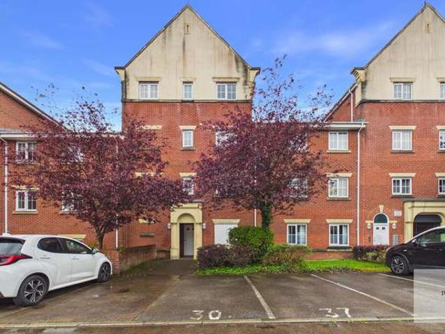 Apartment for sale in Chesham, Bury
