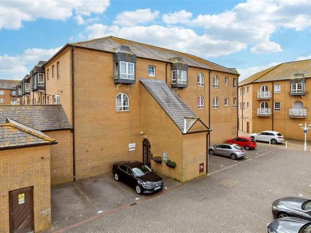 Apartment for sale in Brighton & Hove