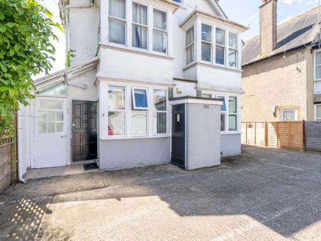 Apartment for sale in Clapham, West Sussex