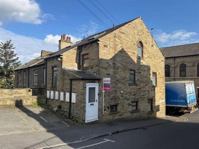Apartment for sale in Eccleshill, West Yorkshire